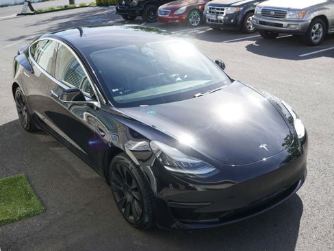 Used 2019 Tesla Model 3 Standard Range Plus image 8