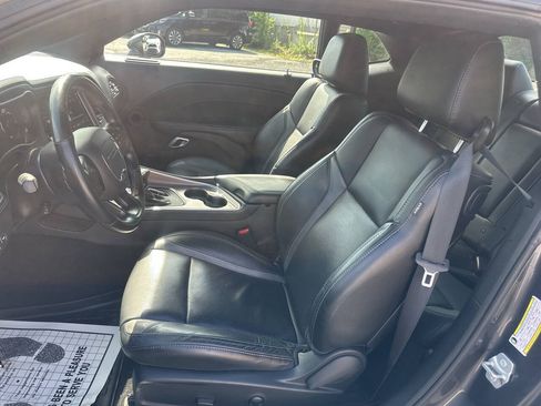 Used 2022 Dodge Challenger SXT w/ Plus Package RWD image 11