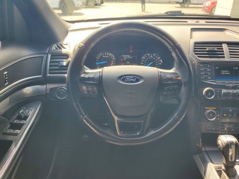 Certified 2018 Ford Explorer XLT image 16