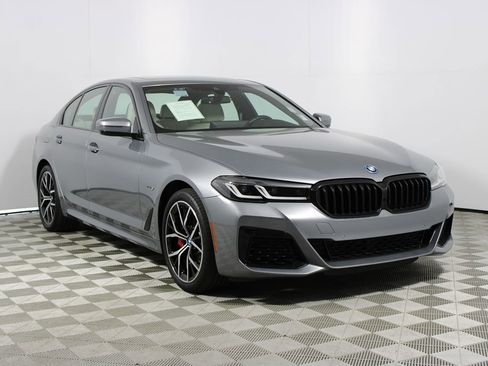 Used 2023 BMW 530e w/ M Sport Package image 38