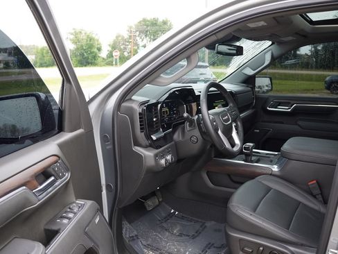 Used 2025 GMC Sierra 1500 SLT w/ SLT Premium Plus Package AWD/4WD image 15