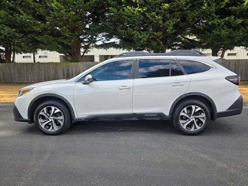 Used 2020 Subaru Outback Limited w/ Popular Package #2 AWD/4WD image 3