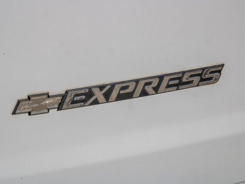 Used 2017 Chevrolet Express 3500 LT w/ LT Preferred Equipment Group image 40