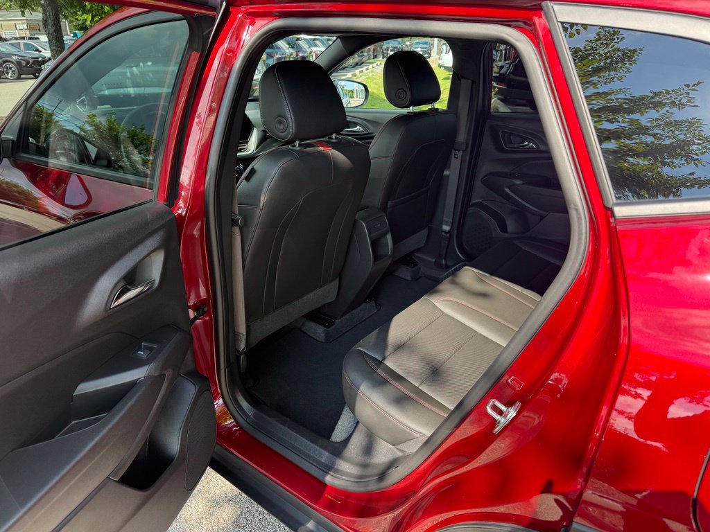 Used 2025 Chevrolet Trax RS w/ Driver Confidence Package FWD image 11