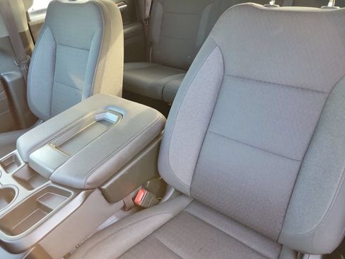 Used 2025 Chevrolet Silverado 1500 LT RWD image 10
