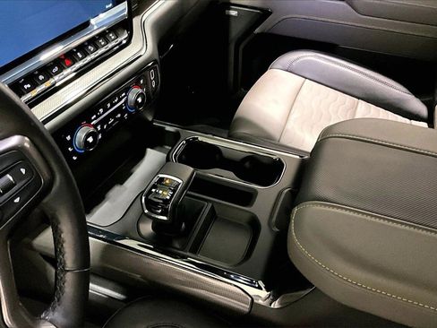 Used 2023 Chevrolet Silverado 1500 ZR2 w/ Technology Package image 17