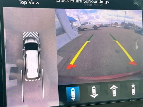 Used 2020 Chrysler Pacifica Touring-L Plus w/ Tire & Wheel Group image 22