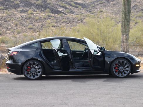 Used 2022 Tesla Model 3 Performance AWD/4WD image 10