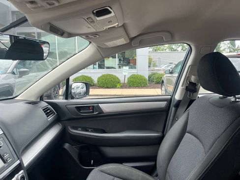 Used 2017 Subaru Outback 2.5i AWD/4WD image 11