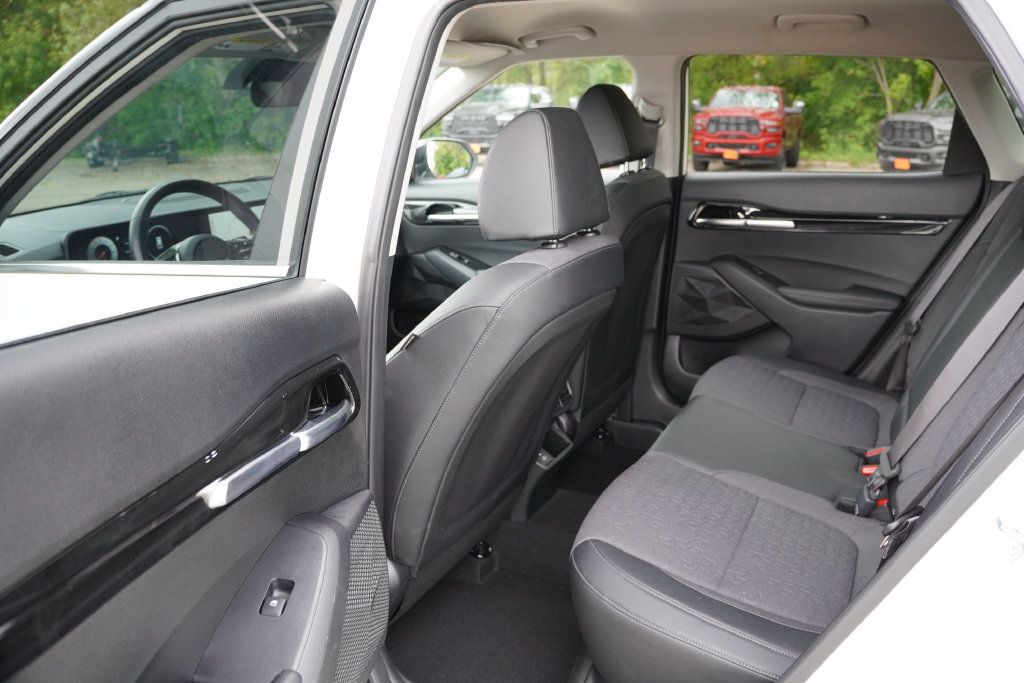 Certified 2024 Kia Seltos S FWD image 16