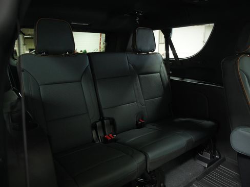 New 2026 GMC Yukon XL AT4 w/ AT4 Premium Plus Package AWD/4WD image 17