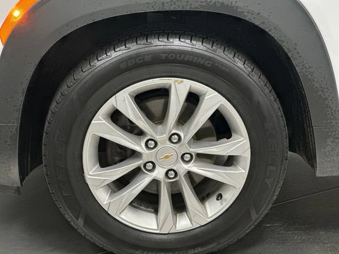 Used 2023 Chevrolet TrailBlazer LS FWD image 25