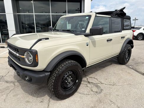 New 2026 Ford Bronco Big Bend w/ Black Diamond Package AWD/4WD image 3