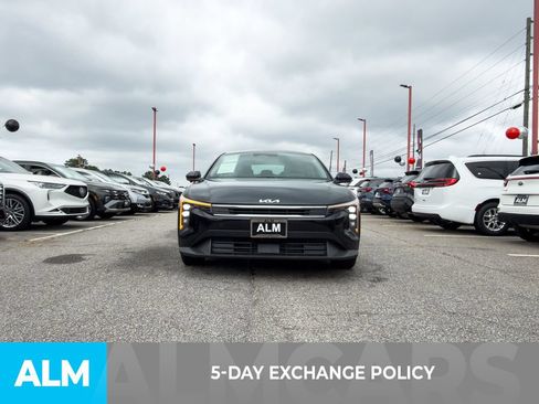 Used 2025 Kia K4 FWD image 3