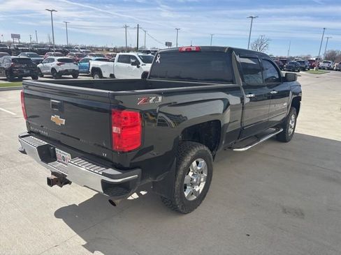 Used 2018 Chevrolet Silverado 2500 LT w/ LT Fleet Convenience Package image 3