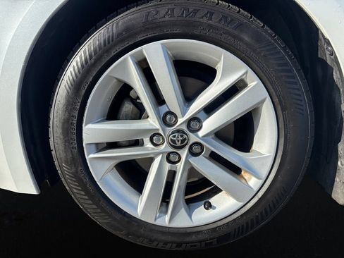 Used 2022 Toyota Corolla SE FWD image 9
