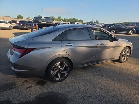 Used 2023 Hyundai Elantra SEL w/ Convenience Package FWD image 6