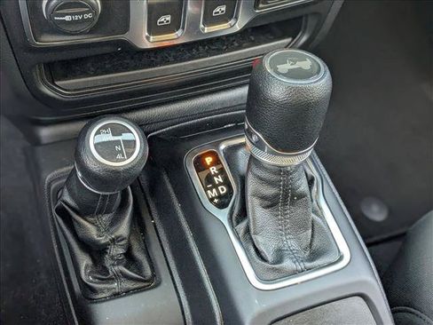 Used 2022 Jeep Wrangler Sport AWD/4WD image 12