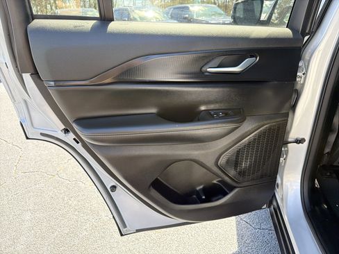 Used 2023 Jeep Grand Cherokee Altitude image 20