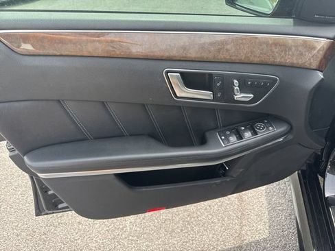 Used 2014 Mercedes-Benz E 550 4MATIC Sedan image 15