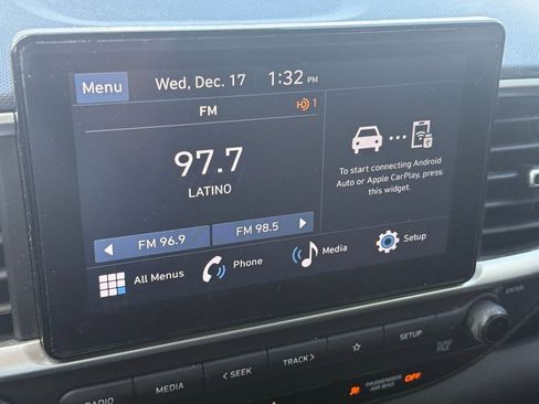 Used 2023 Hyundai Venue SEL w/ Cargo Package image 13