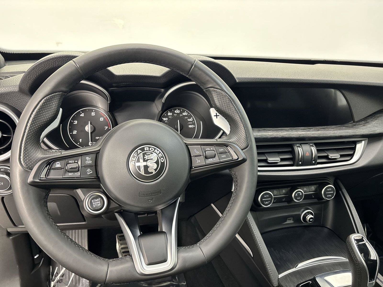 Used 2023 Alfa Romeo Stelvio Sprint AWD/4WD image 22