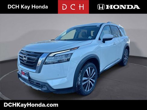 Used 2023 Nissan Pathfinder Platinum image 1