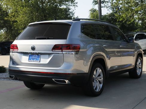 Used 2021 Volkswagen Atlas SE w/ Panoramic Sunroof Package FWD image 5
