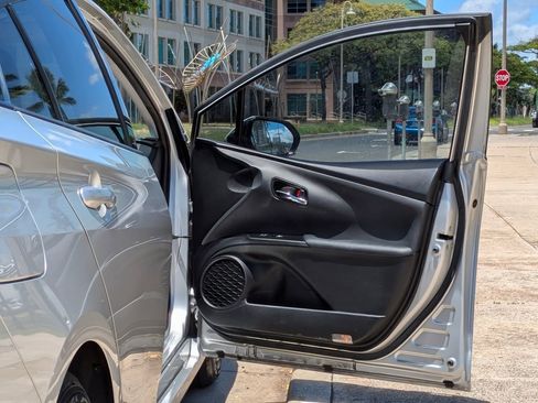 Used 2017 Toyota Prius Prime Advanced FWD image 10