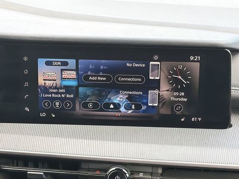 Certified 2025 Nissan Murano SV FWD image 3