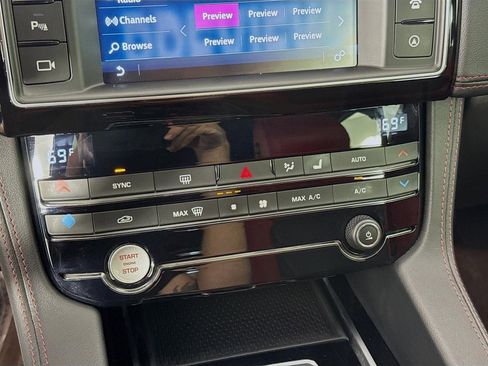 Used 2017 Jaguar F-PACE S image 19