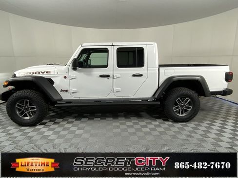 New 2026 Jeep Gladiator Mojave image 4