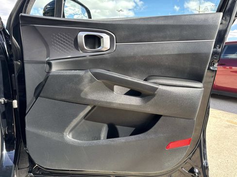 Used 2022 Kia Sorento S image 13
