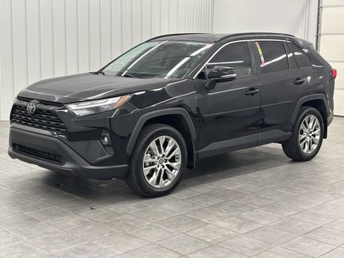Used 2024 Toyota RAV4 XLE Premium image 5