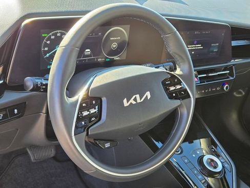 Used 2023 Kia Niro Wind w/ Wind Preserve Package FWD image 18
