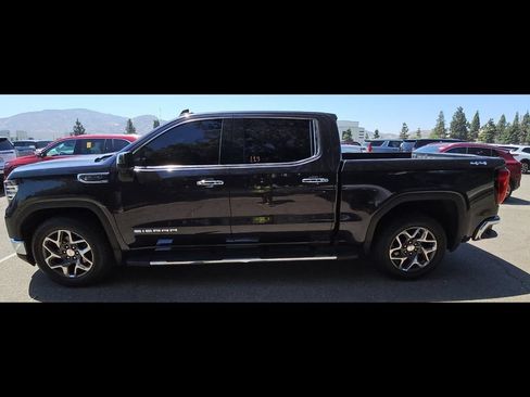 Used 2022 GMC Sierra 1500 SLT w/ SLT Premium Plus Package AWD/4WD image 6