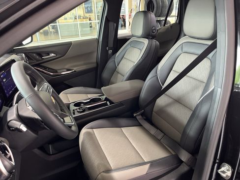 New 2026 Chevrolet Equinox LT FWD image 13