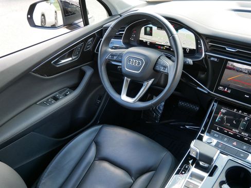 Used 2024 Audi Q7 Premium Plus image 9