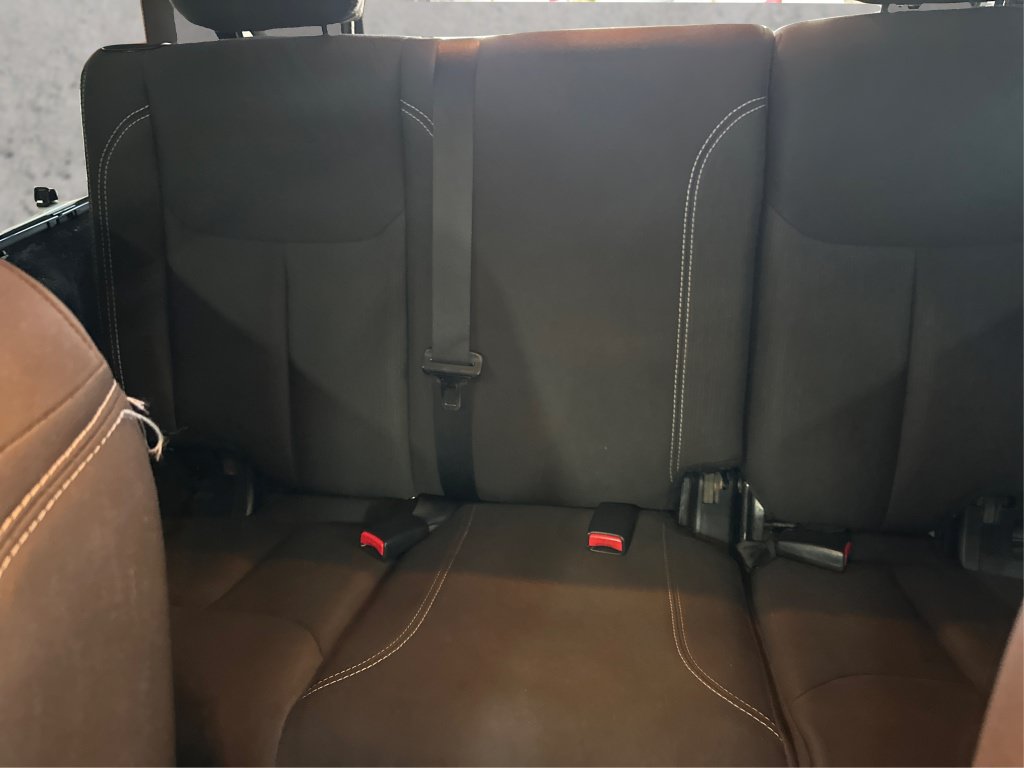 Used 2018 Jeep Wrangler Unlimited Rubicon w/ Cold Weather Group AWD/4WD image 24