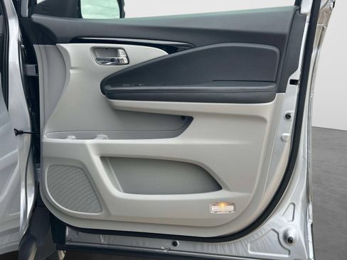 Used 2022 Honda Pilot Elite image 9