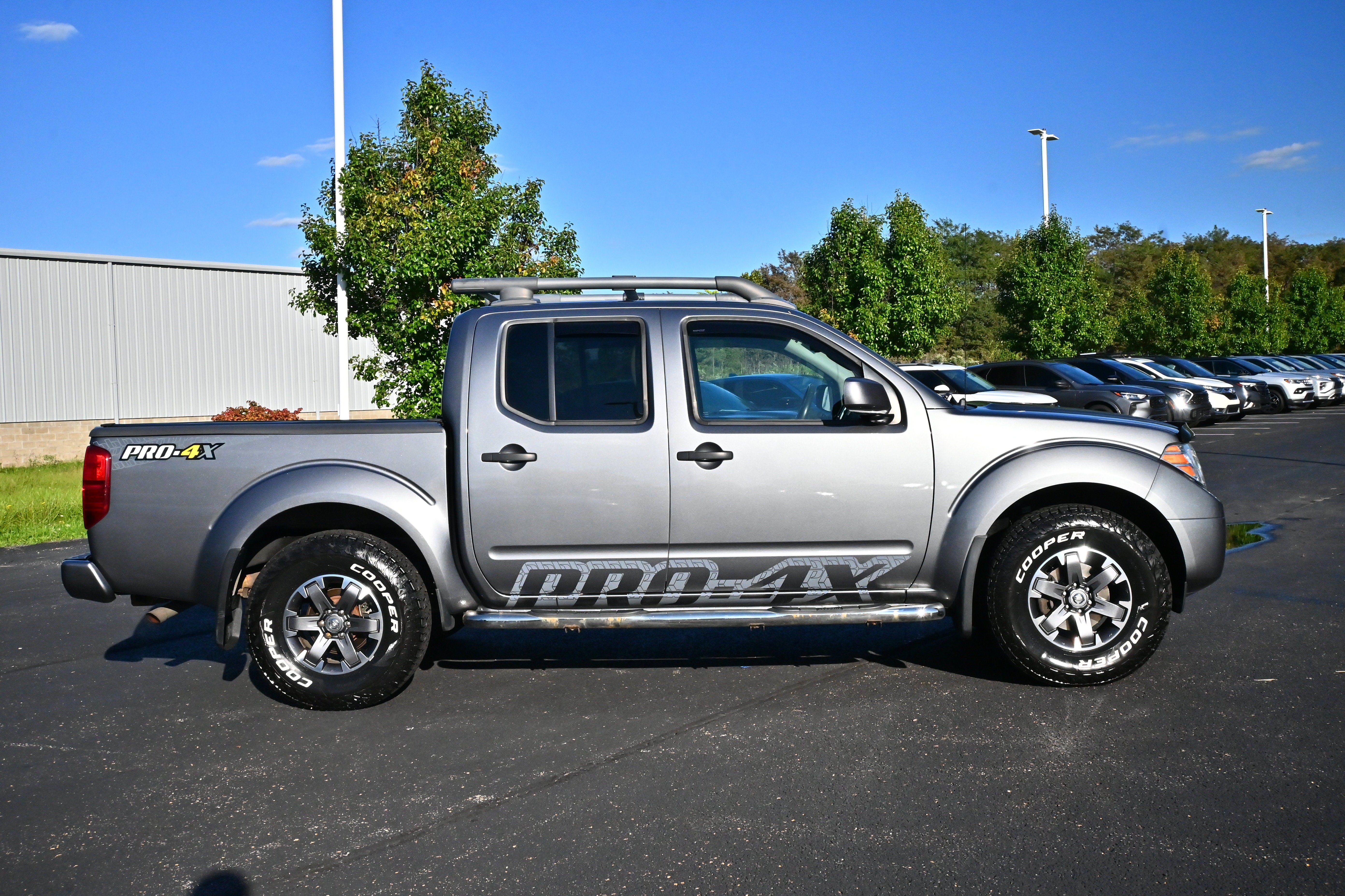 Used 2020 Nissan Frontier PRO-4X w/ Pro-4x Utility Package AWD/4WD image 5