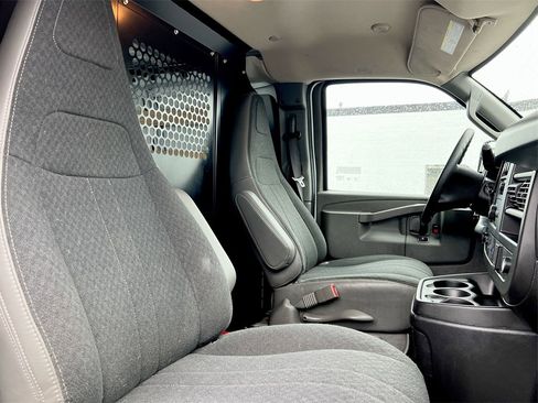 Used 2022 GMC Savana 2500 w/ Driver Convenience Package image 20