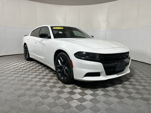 Used 2023 Dodge Charger SXT w/ Blacktop Package RWD image 2