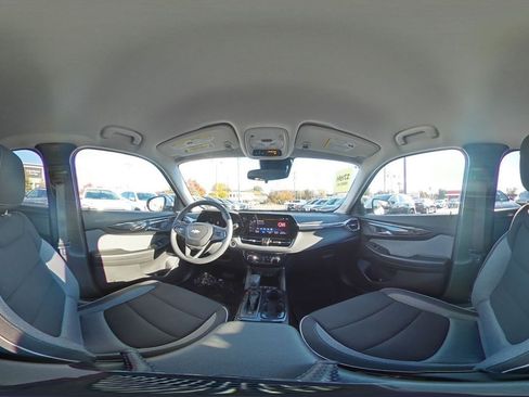Used 2025 Chevrolet TrailBlazer LT image 40