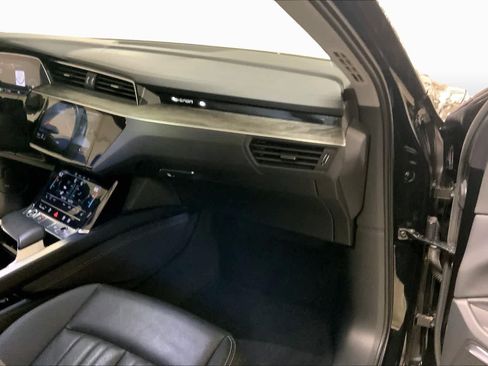 Used 2022 Audi e-tron Premium Plus AWD/4WD image 18