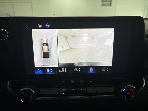 Used 2023 Chevrolet Colorado Trail Boss w/ Technology Package image 32