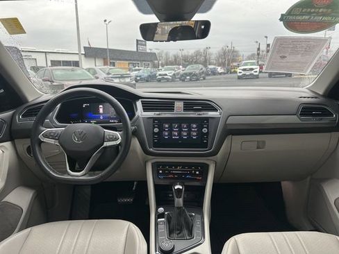 Used 2022 Volkswagen Tiguan SE image 23