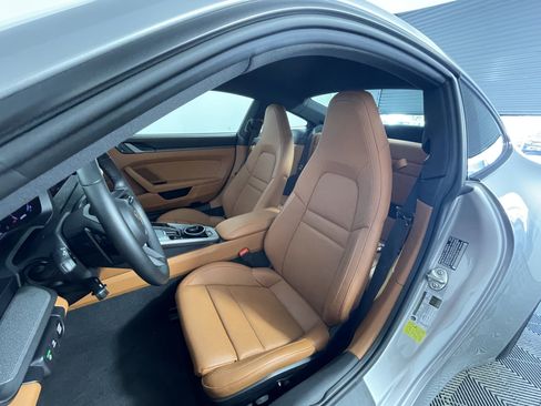 Certified 2025 Porsche 911 Carrera image 5