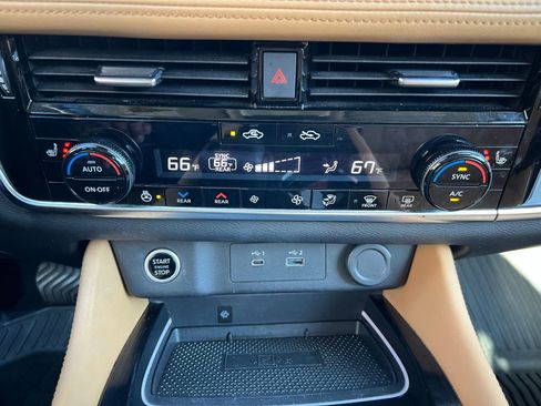 Used 2021 Nissan Rogue Platinum FWD image 40
