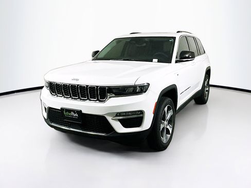 Used 2023 Jeep Grand Cherokee 4WD 4xe image 3